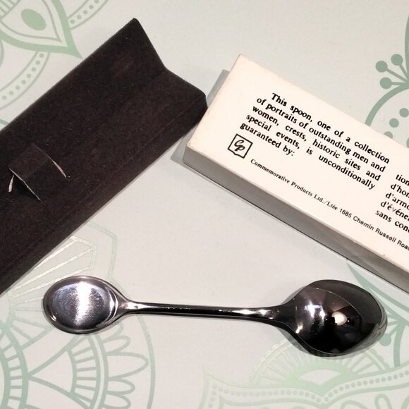 Ethnic Ukrainian Dancers Souvenir Spoon from Commemorative Products Ltd. - Picture 4 of 4